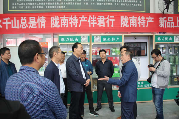 市安委辦主任、安監(jiān)局局長李永宏一行到隴運(yùn)集團(tuán)公司檢查指導(dǎo)工作