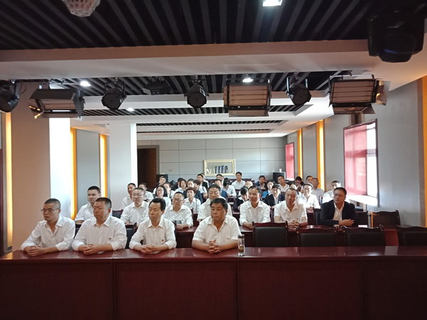 隴運(yùn)集團(tuán)公司黨委開展“不忘初心、牢記使命”紀(jì)念建黨98周年主題黨日活動(dòng)