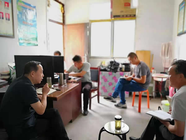 隴運(yùn)集團(tuán)公司黨委書記、董事長(zhǎng)李寅祥深入琵琶鎮(zhèn)寧強(qiáng)村檢查指導(dǎo)幫扶工作