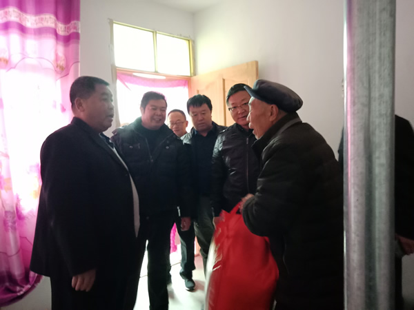 隴運集團公司開展“解難題、辦實事、送溫暖”主題黨日活動