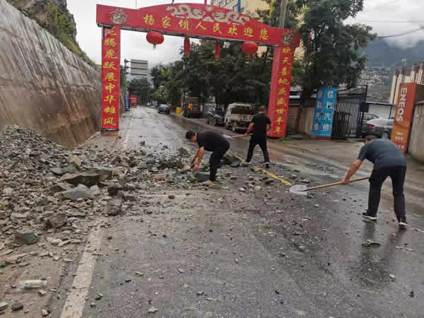 聞汛而動 主動作為 --隴運(yùn)集團(tuán)公司迅速行動全力做好防汛搶險和運(yùn)輸保障工作