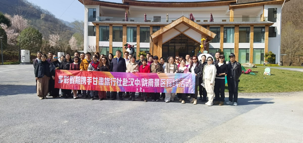 隴運集團潤華旅游客運公司  晟游天下旅行社與隴南裕河大景區(qū)簽署旅游市場戰(zhàn)略合作協議