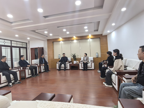 隴運集團潤華旅游客運公司、晟游天下旅行社與隴南師范學(xué)院歷史文化與旅游學(xué)院達成見習(xí)合作意向